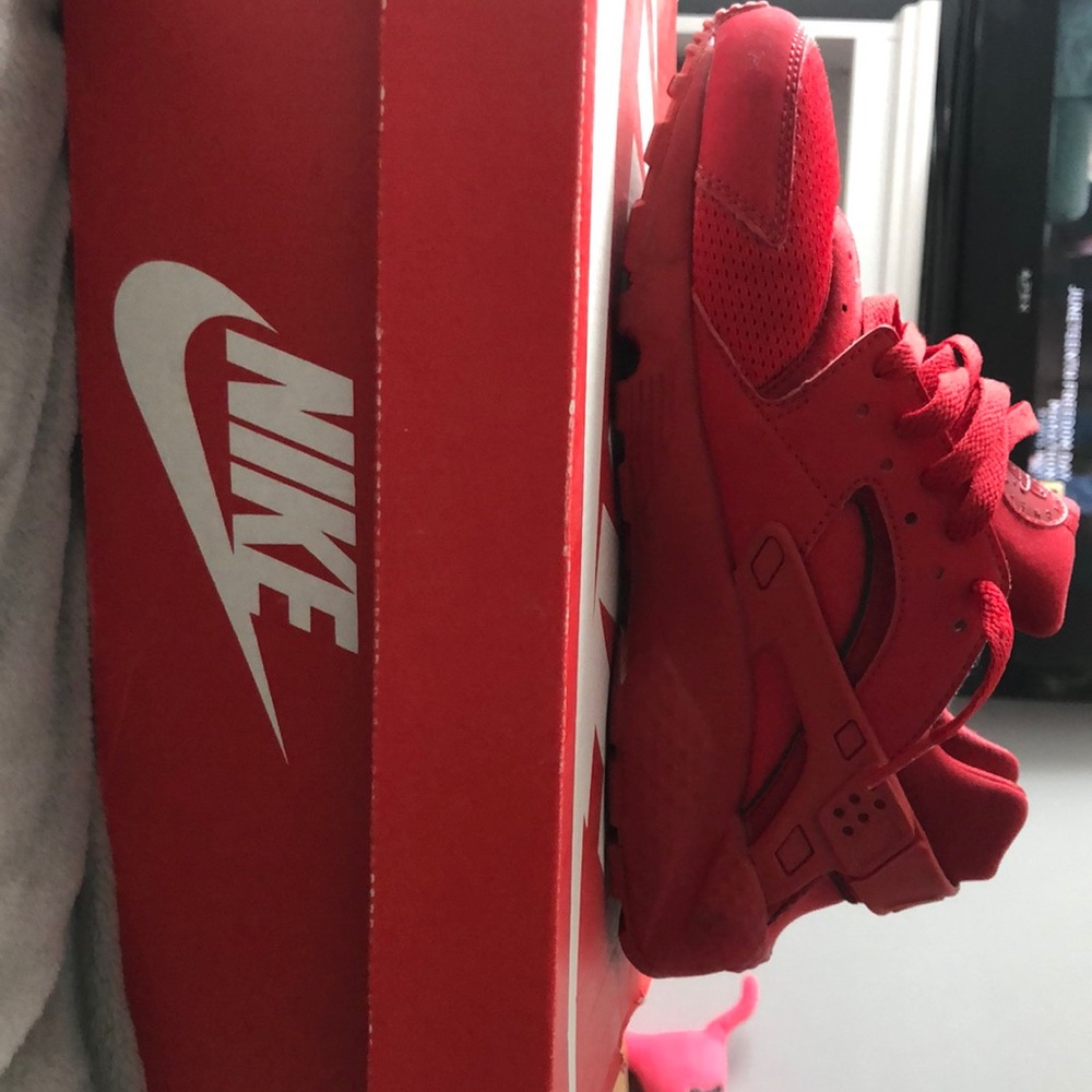 Red Nike huaraches
